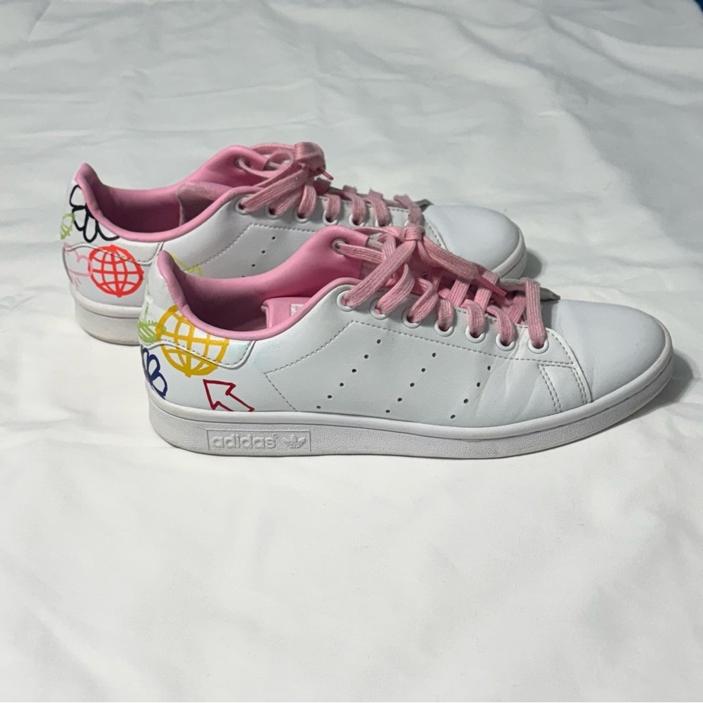 Adidas Stan Smith Womens Size 8.5 Doodles Flower Earth Globe White Pink - Picture 6 of 14
